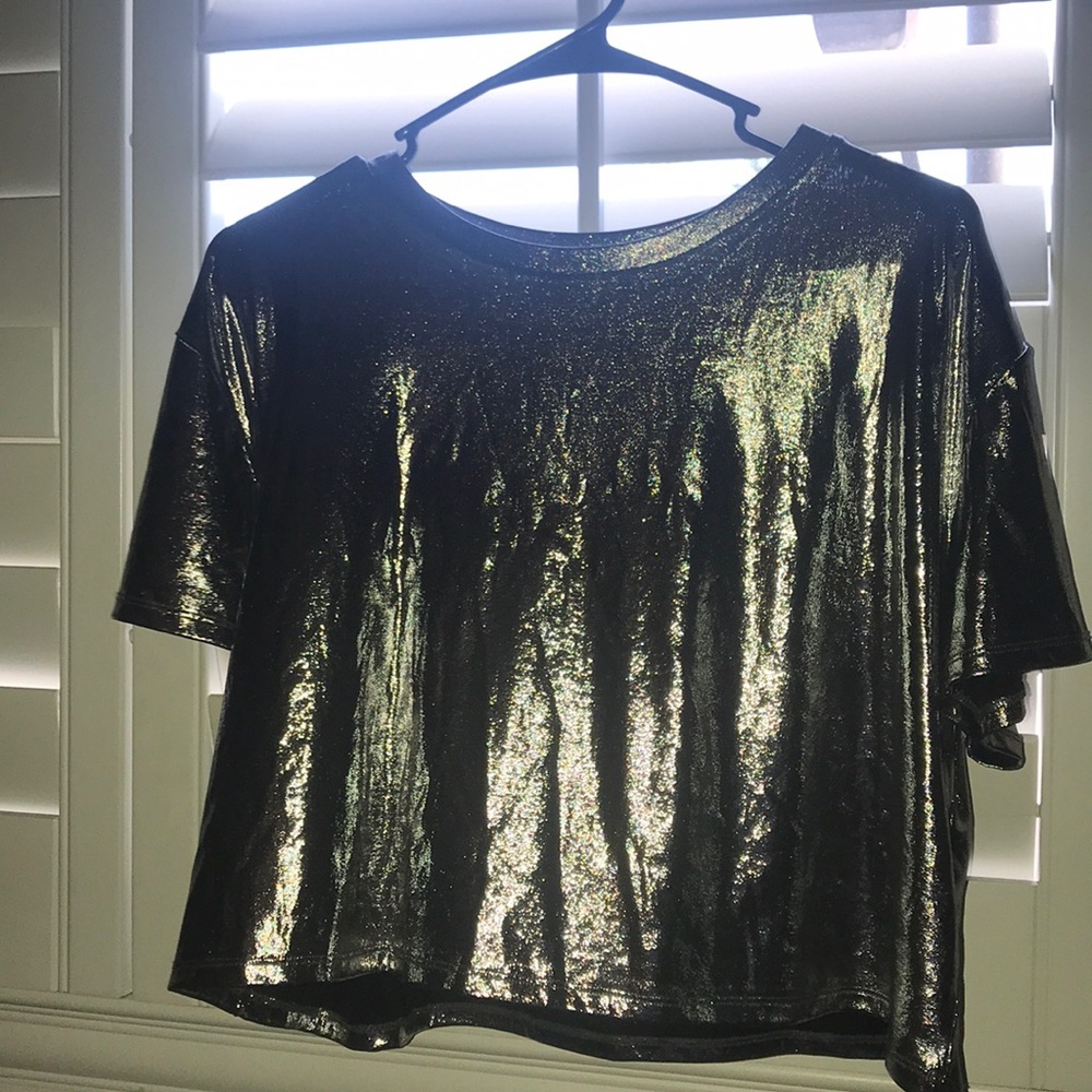 Crop Top Metallic Shirt! 🤪